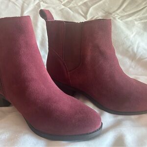Vionic Women's Wine Ankle Booties